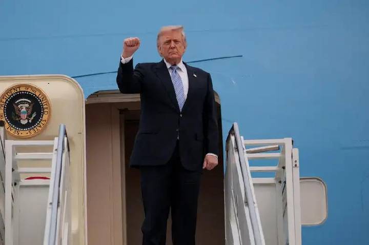 Trump e Xi concluem encontro 
