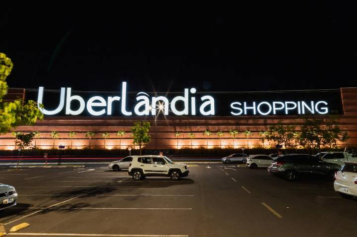 Uberlândia Shopping amplia horário das lojas âncora aos domingos