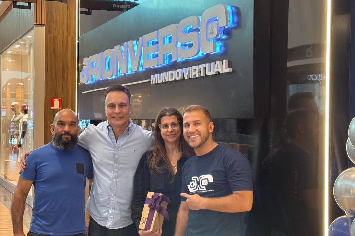 Um novo universo de experiências imersivas chega ao Uberlândia Shopping com o parque de realidade virtual 