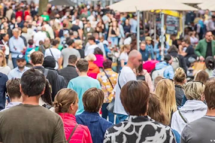 União Europeia registra número recorde de imigrantes em 2025