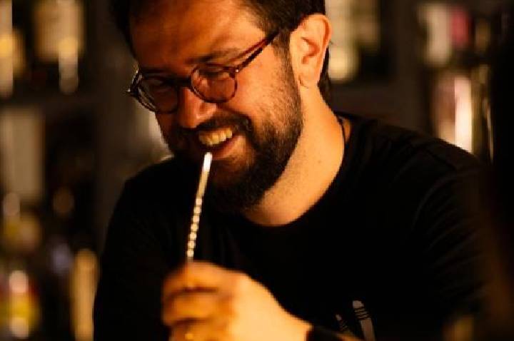 Zena promove Guest Bartender com Benício Calaça