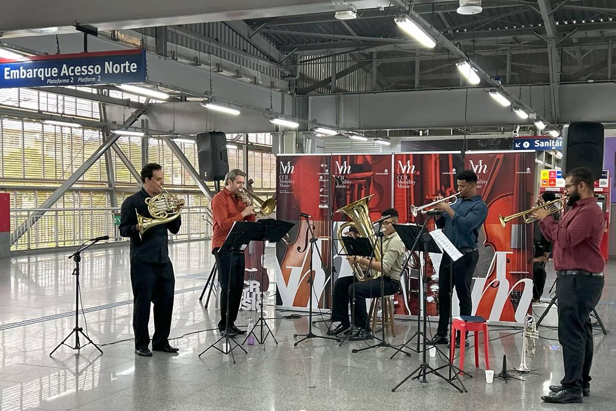 Estações de trens e metrôs são tomadas por música clássica em todo o Brasil