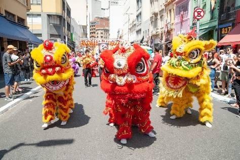 Festival da Lua Chinês terá a maior dança dos leões do Brasil, com 50 caracterizações celebrando as boas Relações Diplomáticas entre Brasil e China