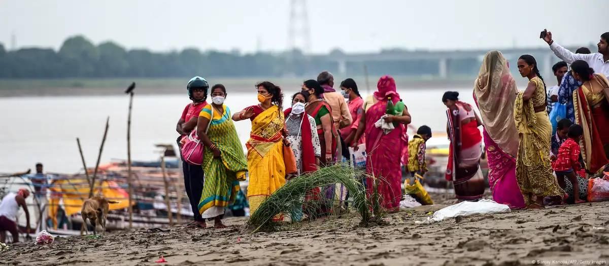 Ao menos 46 morrem afogados em festival religioso na Índia