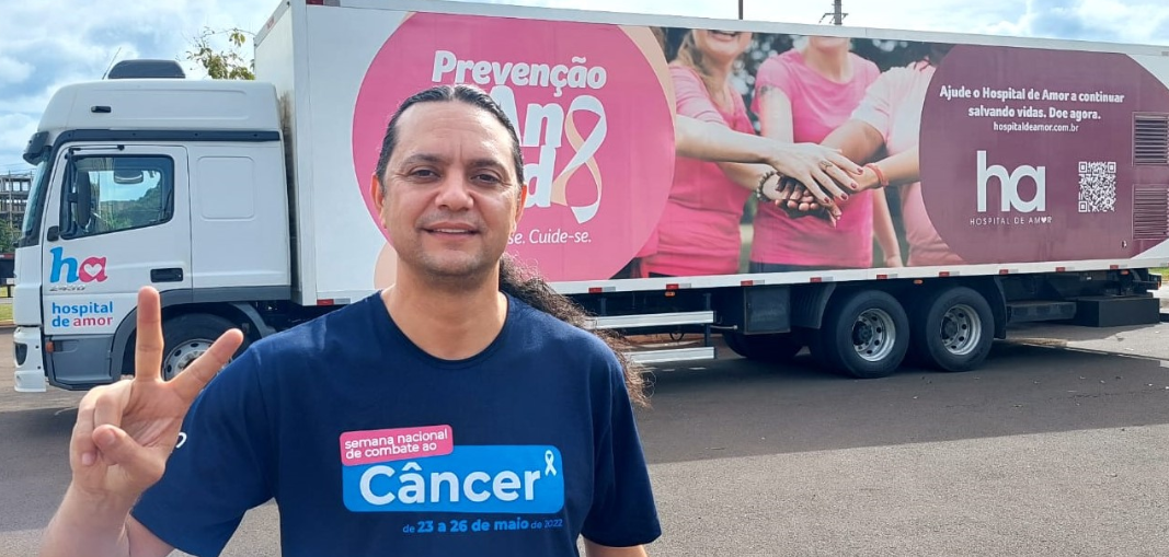 Deputado Weliton Prado garante carreta da prevenção ao câncer em Uberlândia durante o Outubro Rosa