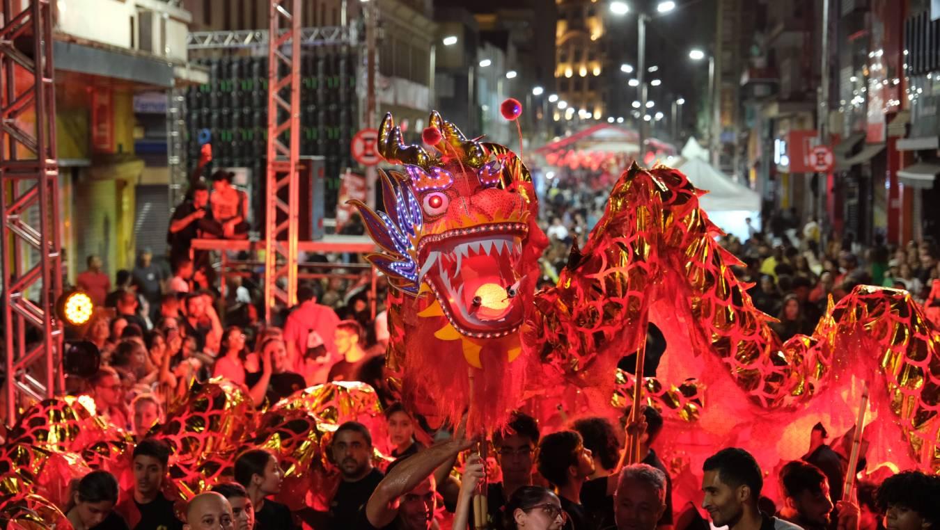 Festival da Lua Chinês recebeu mais de 200 mil pessoas na 25 de Março no final de semana e registrou recorde com o maior dragão do Brasil