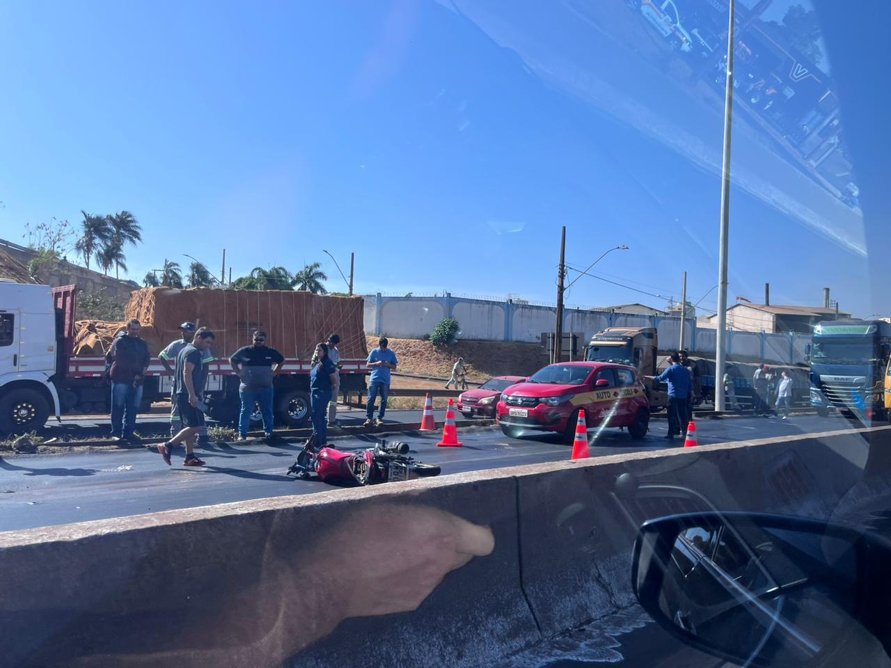 Motociclista morre atropelado por caminhão na BR-365 em Uberlândia