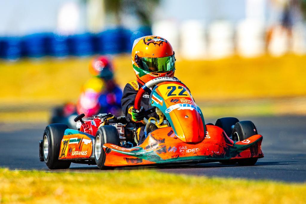 Gabriel Souza desembarca em Birigui para disputar competição nacional