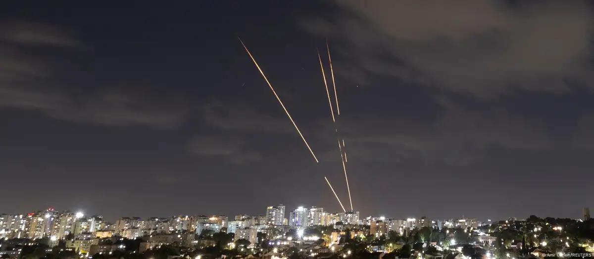 Irã ataca Israel com mísseis em meio a escalada de tensão