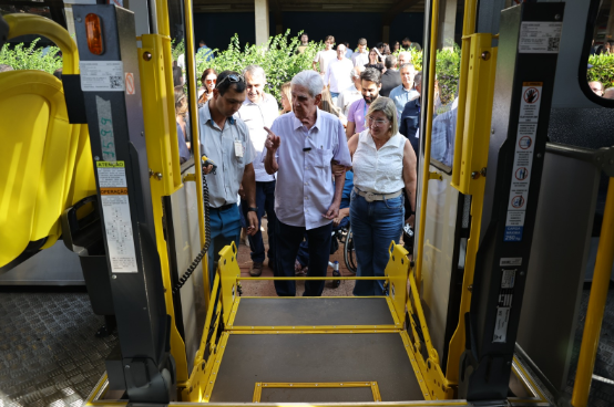 Prefeito anuncia chegada de 21 novos ônibus para frota do transporte público