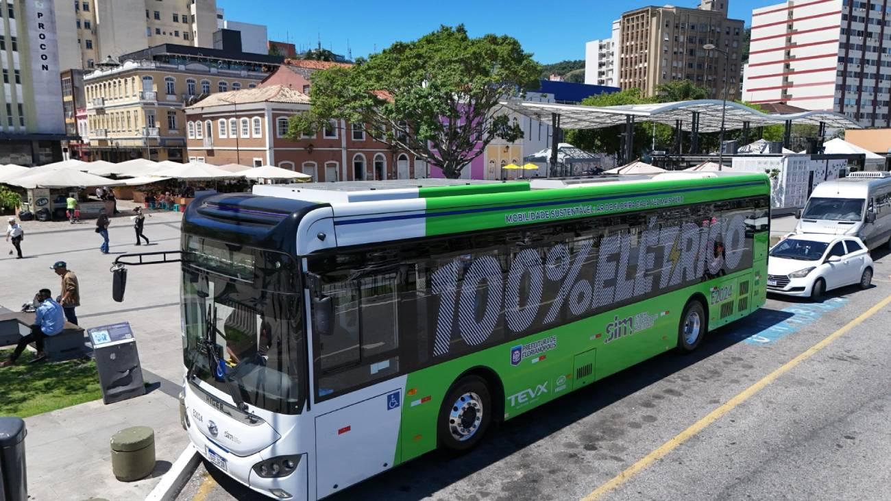 Primeiro ônibus 100% elétrico de Floripa começou a rodar nesta quinta-feira