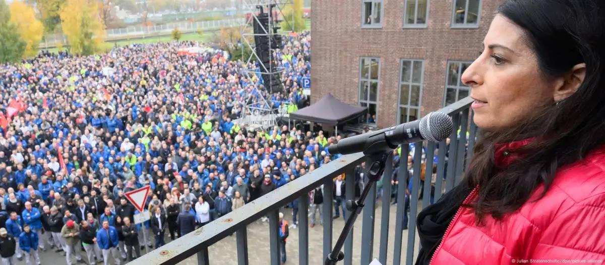 Volkswagen deve fechar ao menos três fábricas na Alemanha