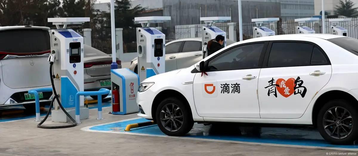 China processa UE na OMC por taxa sobre veículos elétricos