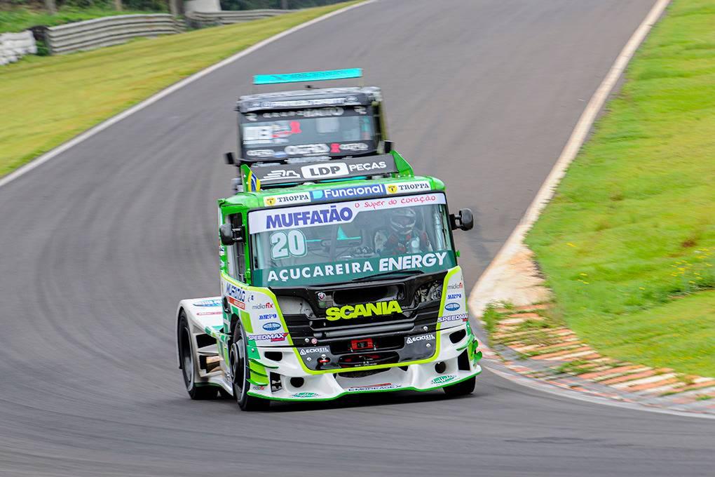 Fleck larga na pole position da Fórmula Truck em Cascavel e será campeão com o 2º lugar