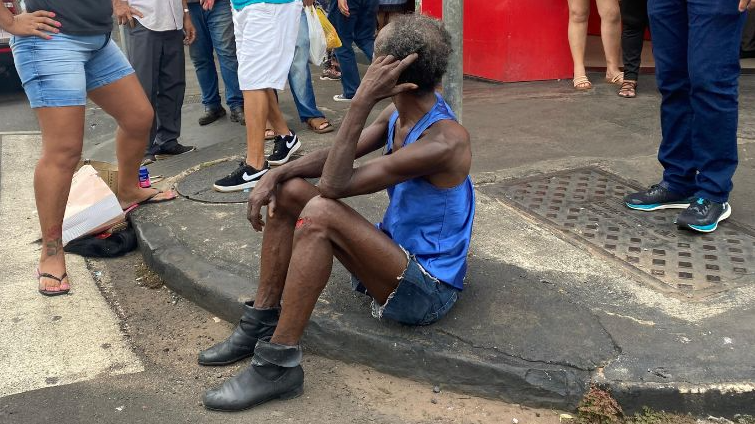 Mulher trans é contida por populares após série de furtos em Uberlândia