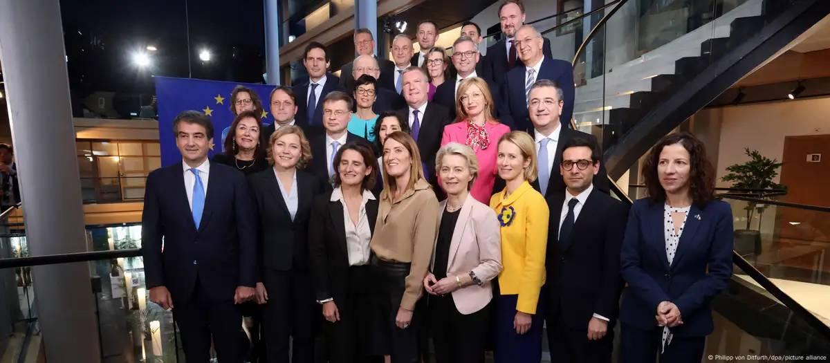 Parlamento Europeu aprova nova comissão de Von der Leyen