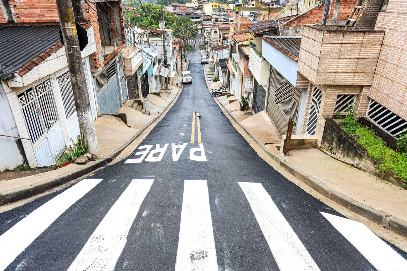 Prefeito Orlando Morando entrega descontaminação e pavimentação do Jd. das Oliveiras