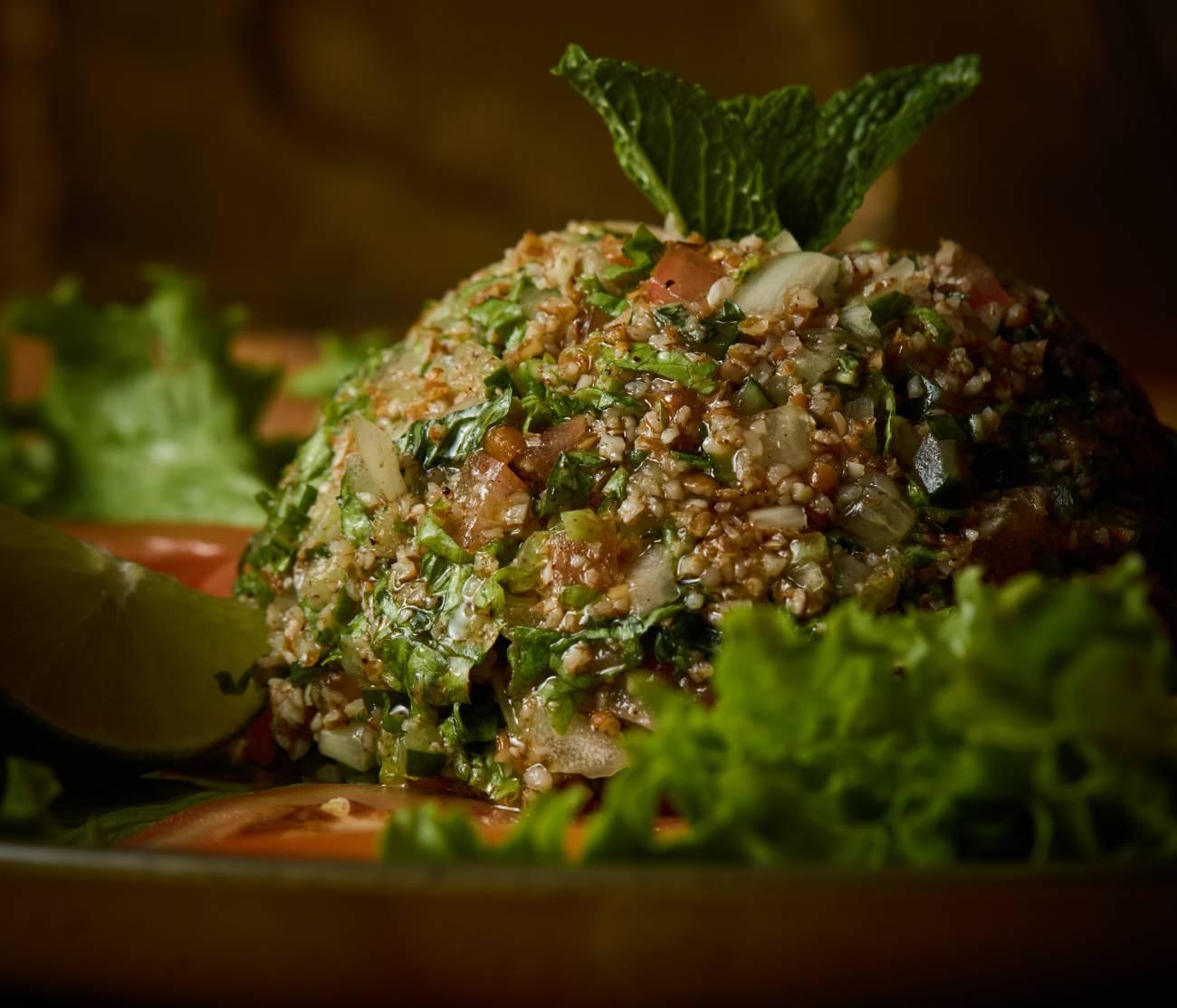 Chef Rejane Mercatelli do Dunas Bar ensina receita de tabule para ceia de Natal