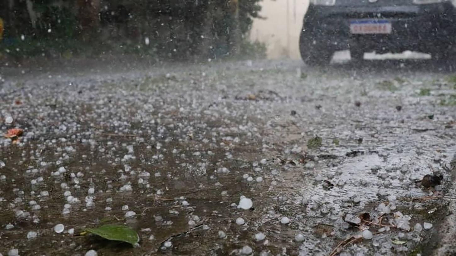 Chuva de Granizo em Cajamar Causa Extensos Danos e Deixa Moradores em Alerta