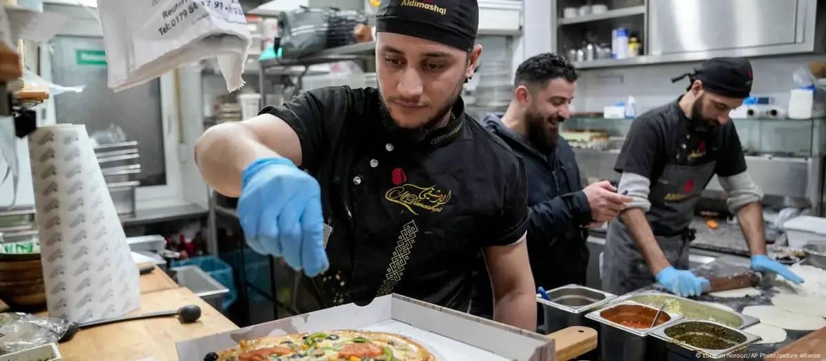 Europa dividida entre deportar sírios e falta de mão de obra