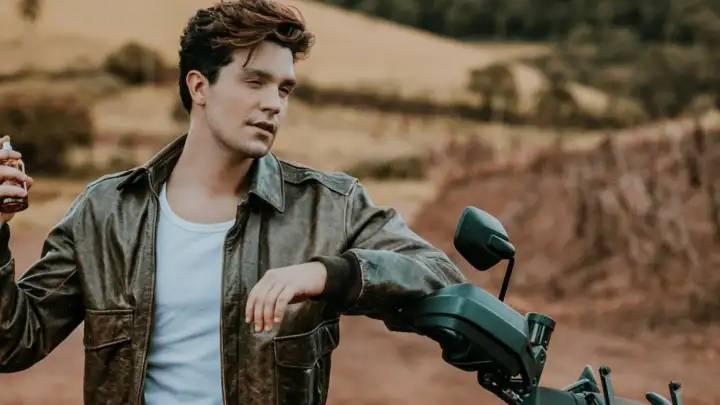 Luan Santana anuncia lançamento de seu perfume 