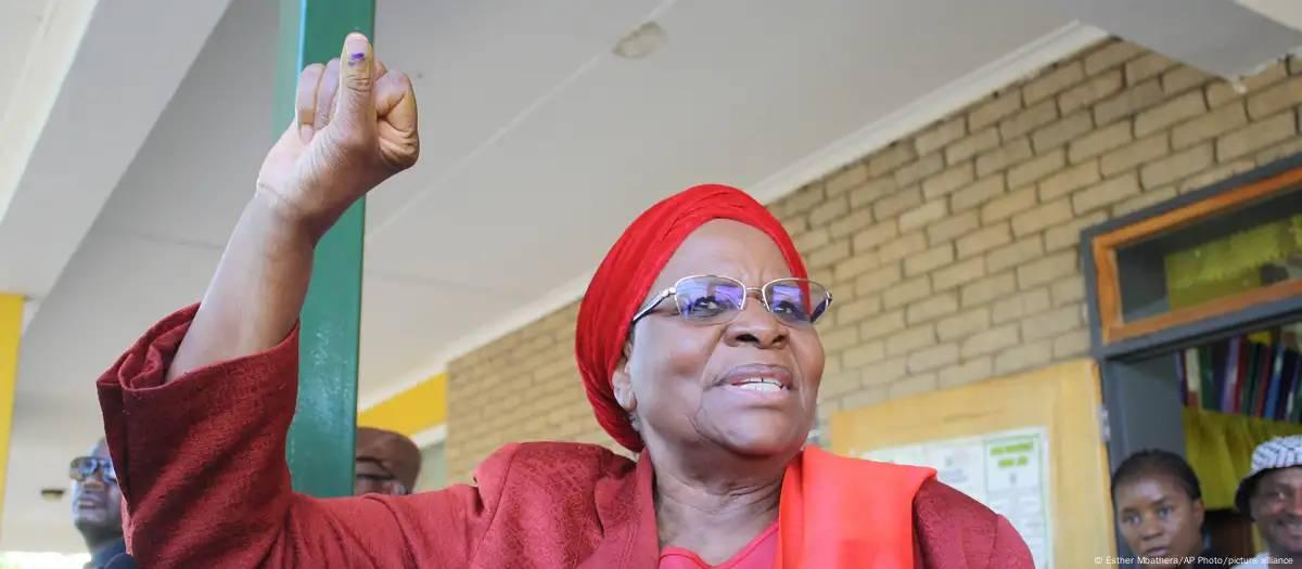 Namíbia elege Nandi-Ndaitwah primeira mulher presidente