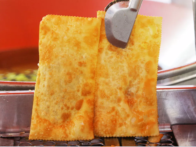 Pastel de feira é registrado como Patrimônio Cultural de Natureza Imaterial de Uberlândia; veja onde comer