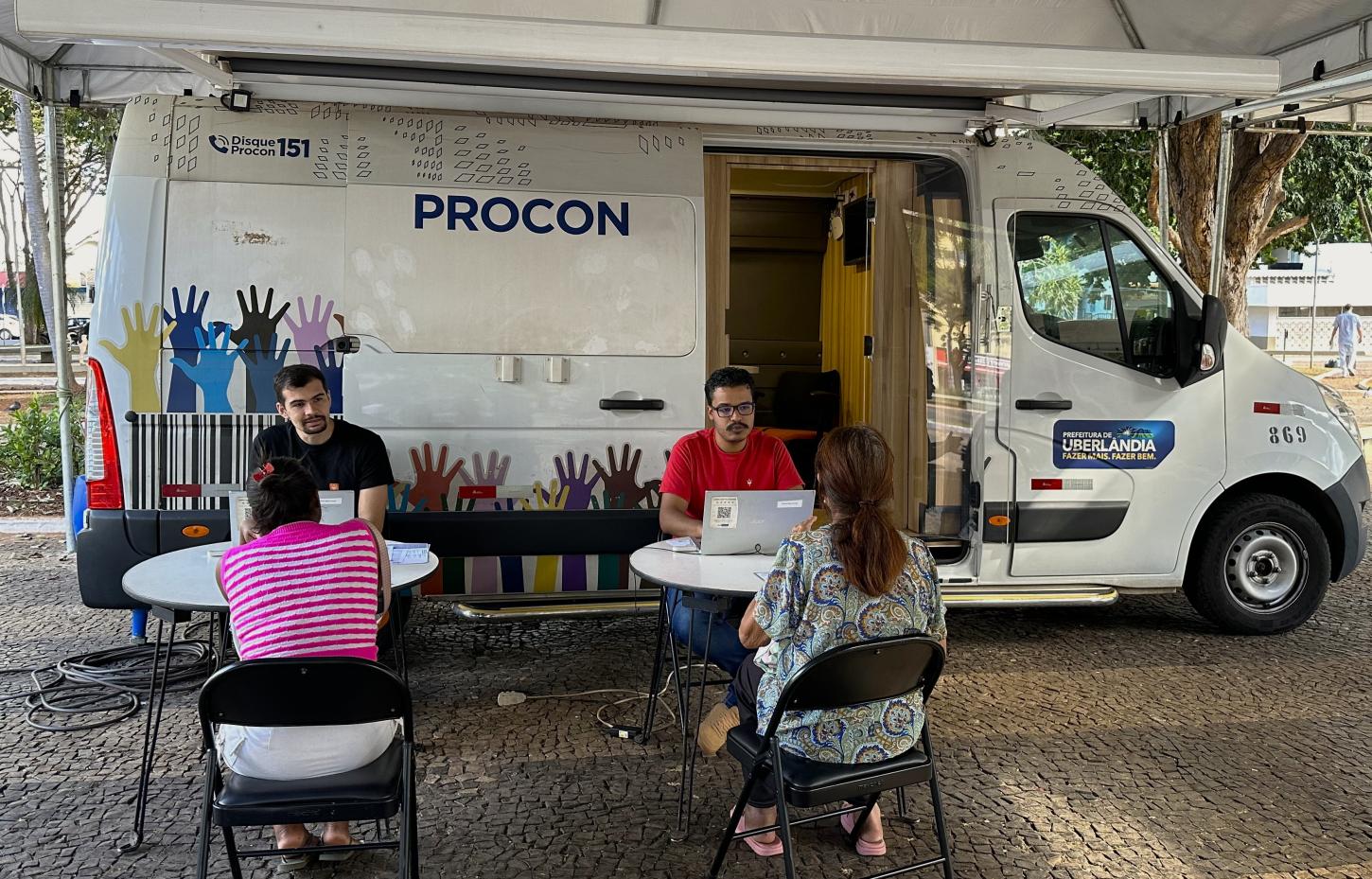 Praça Tubal Vilela é parada de atendimentos do Procon Móvel até amanhã (17)