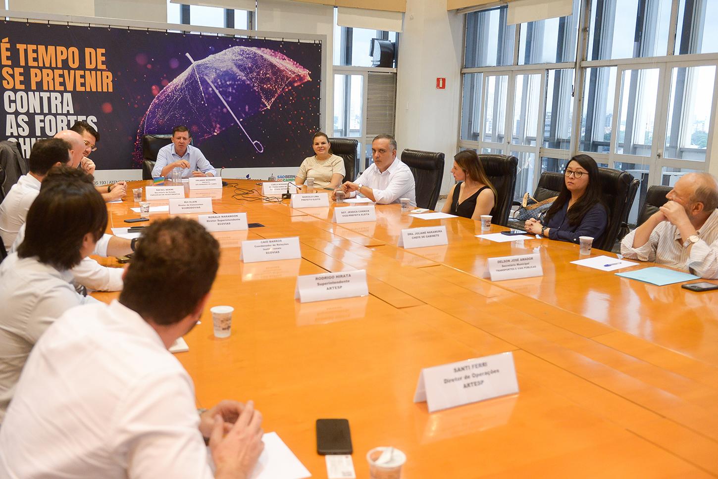 Prefeito Orlando Morando recebe comitiva para debater investimentos para a mobilidade de São Bernardo