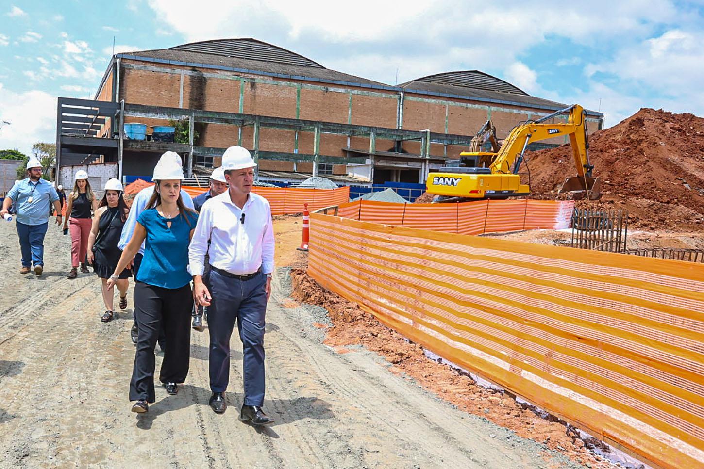 Prefeito Orlando Morando vistoria avanço na construção do futuro Sesc São Bernardo
