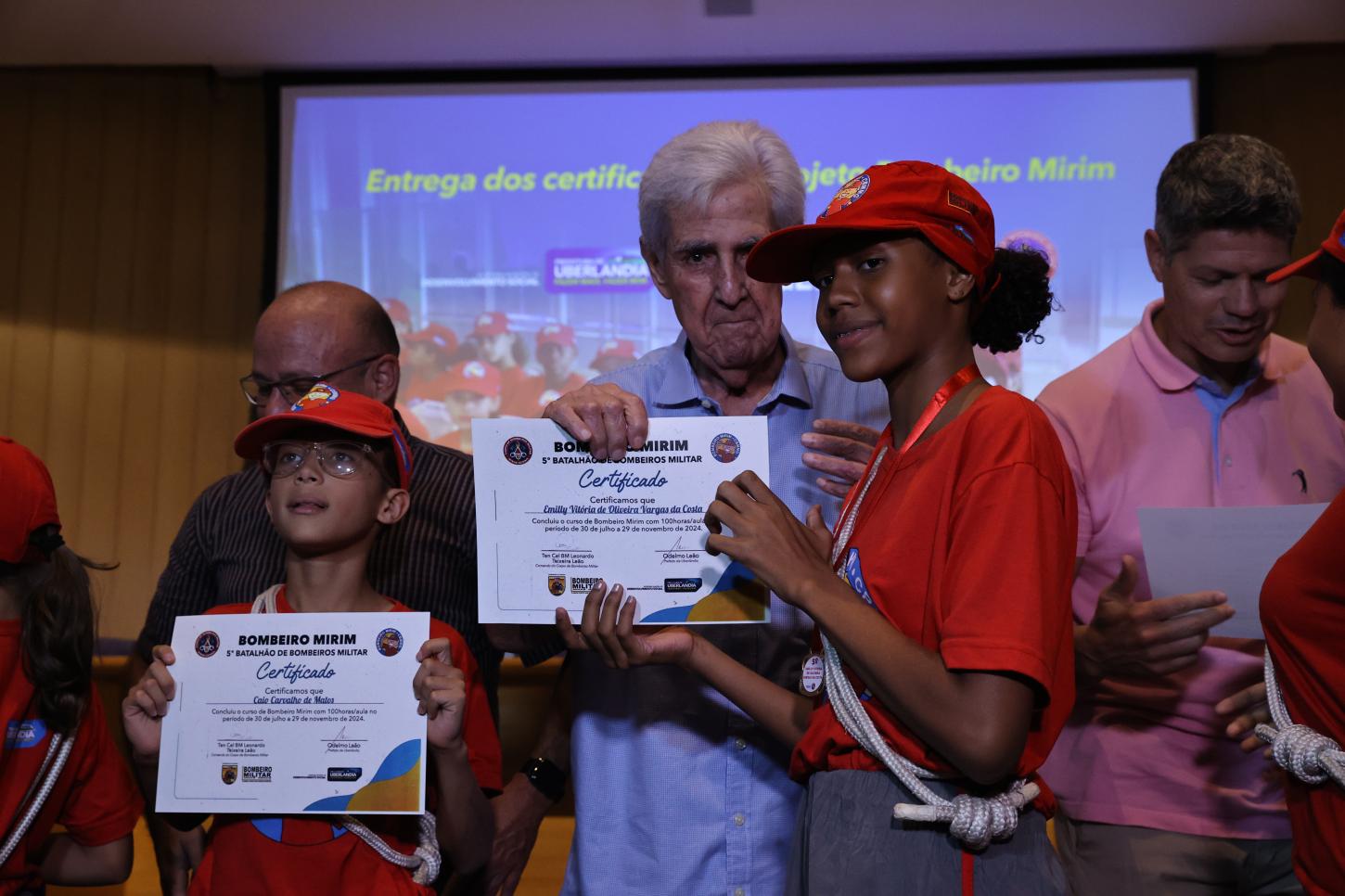 Prefeitura concede certificados do convênio Bombeiro Mirim 2024