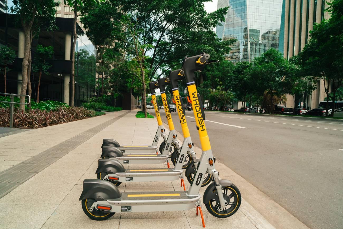 Whoosh inicia operação em São Paulo, marcando o retorno das patinetes elétricas à capital paulista