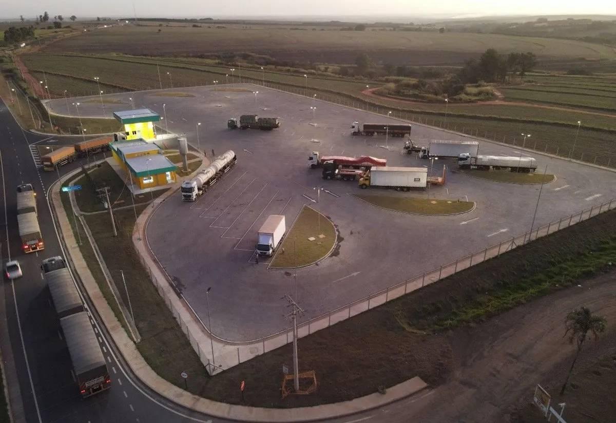 Áreas de descanso em São Paulo atenderam 330 mil caminhoneiros em 2024