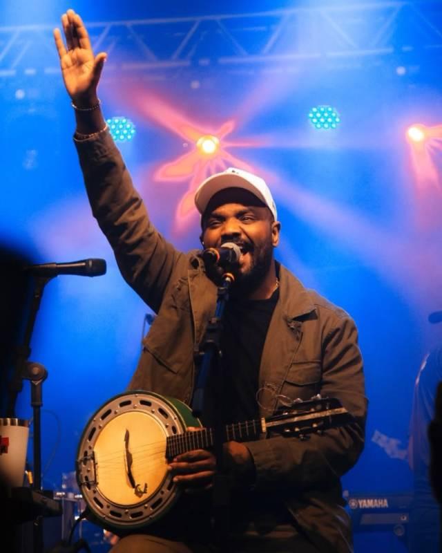 Arlindinho se apresenta em Curitiba neste domingo (26)