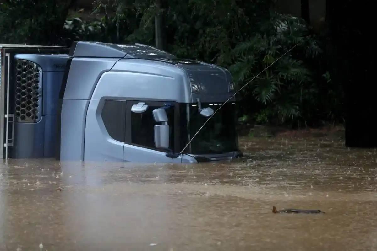 CONFAZ autoriza prorrogação de isenção e creditamento de ICMS para caminhões e ônibus no Rio Grande do Sul