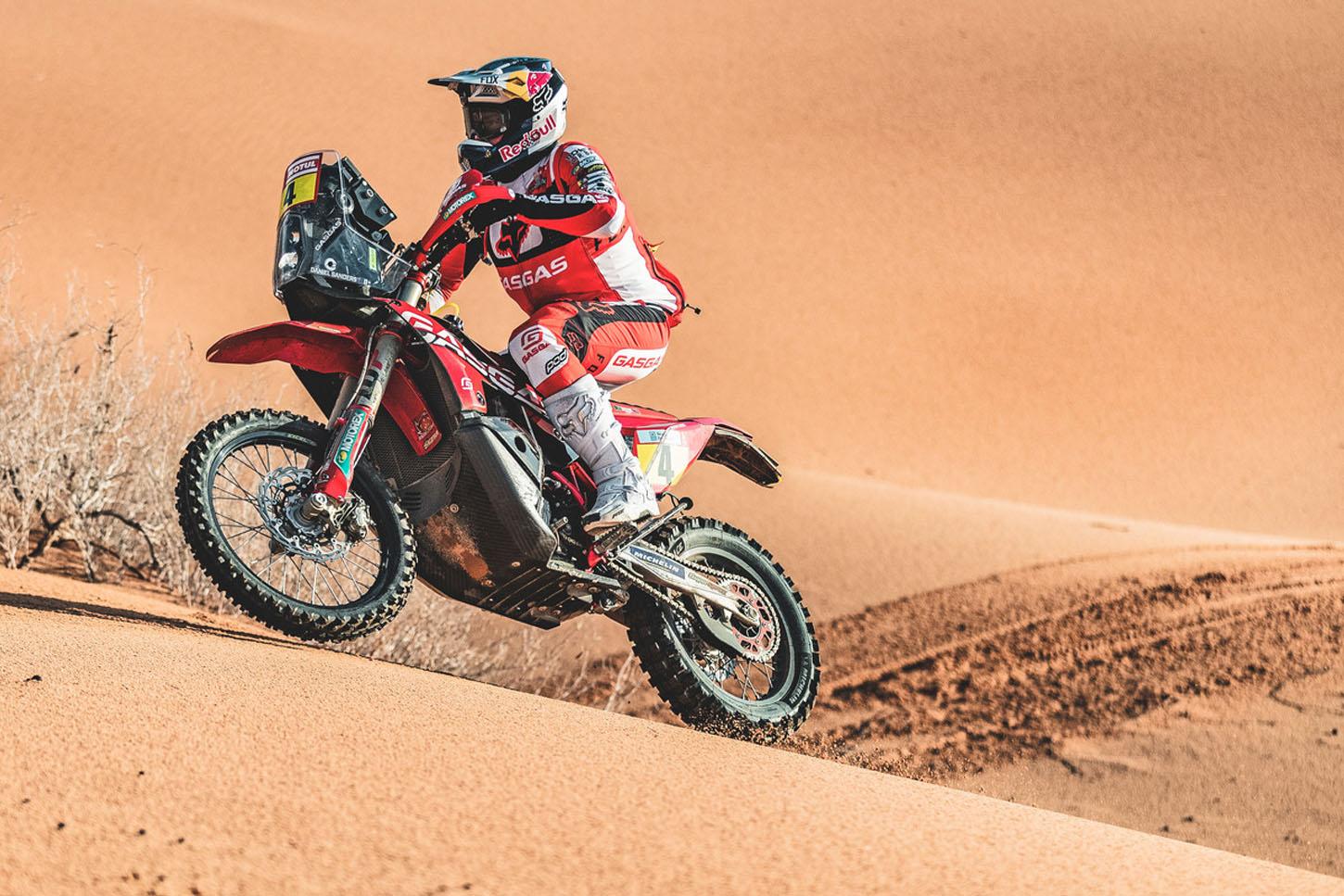 Daniel Sanders domina início do Dakar 2025 com vitória na primeira etapa