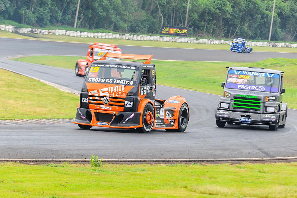 Fórmula Truck tem49 pré-inscritos para	a abertura da temporada em Interlagos