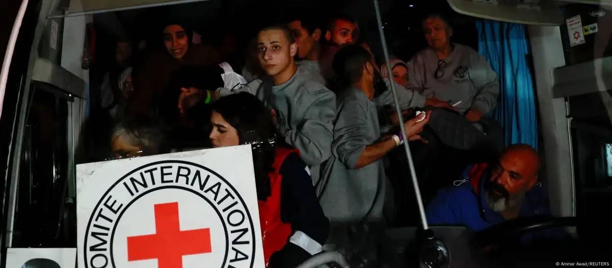 Israel liberta 90 palestinos em acordo de cessar-fogo