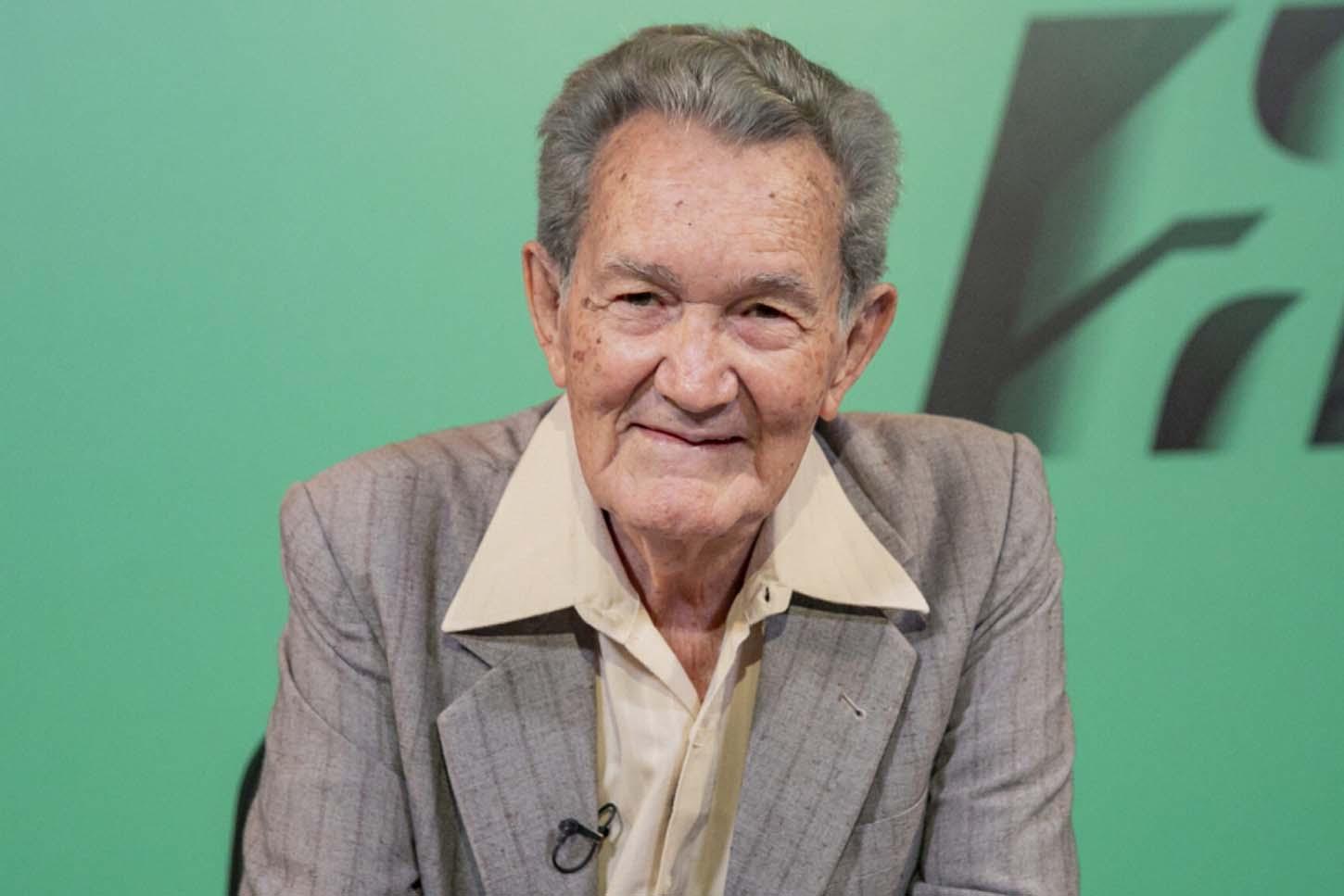 Léo Batista, ícone do jornalismo esportivo, morre aos 92 anos