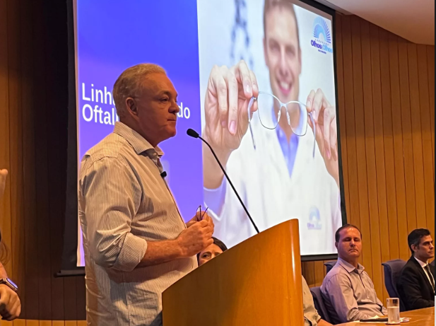 Prefeito anuncia mutirão de oftalmologia para agilizar 15 mil exames, consultas e cirurgias em Uberlândia