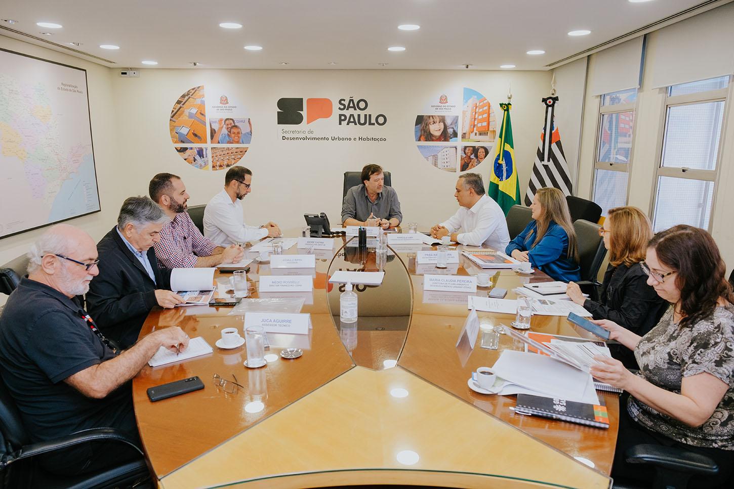 Prefeito Marcelo Lima planeja com Estado entrega de 2.000 unidades habitacionais em andamento