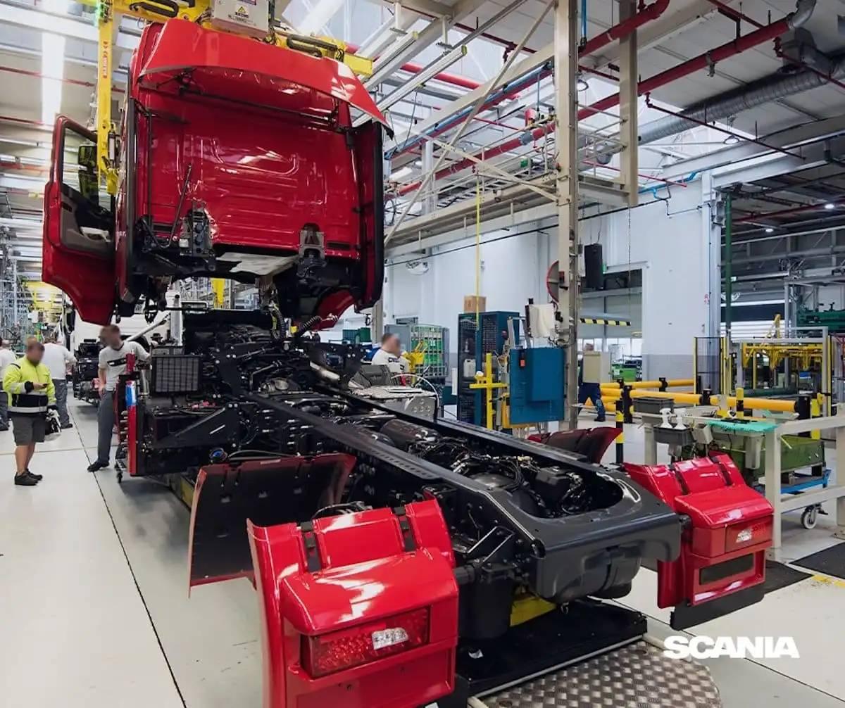 Produção de caminhões cresce 40,5% em 2024