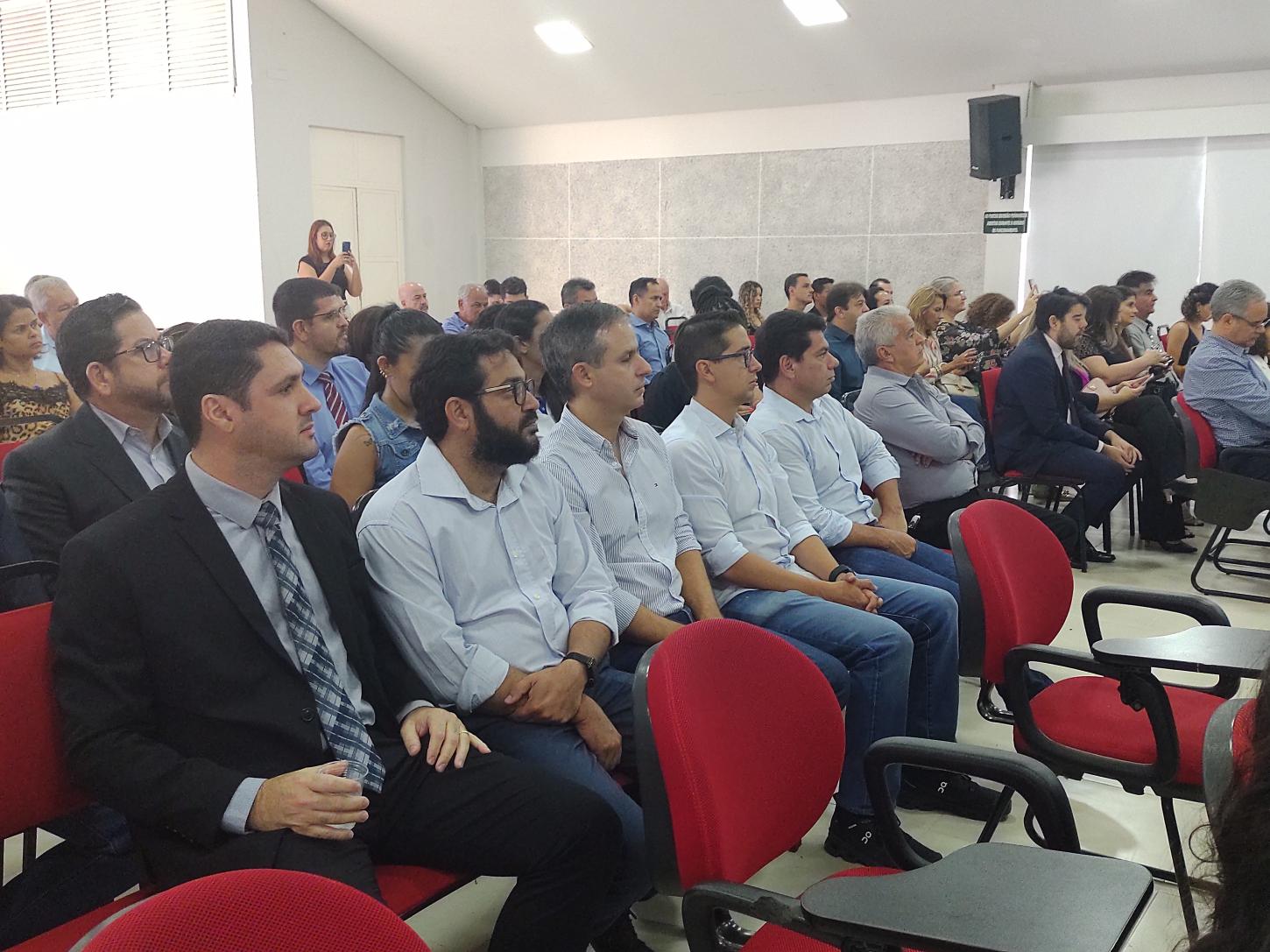 AELO-TAP marca presença em debate sobre as mudanças no IPTU de Uberlândia para 2025
