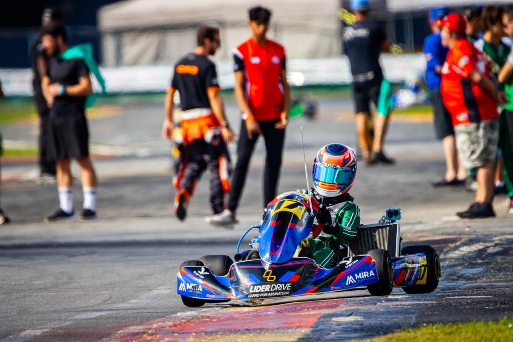 Bernardo Tambasco faz excelente estreia na OKN Júnior e sobe ao pódio no Paulista Light