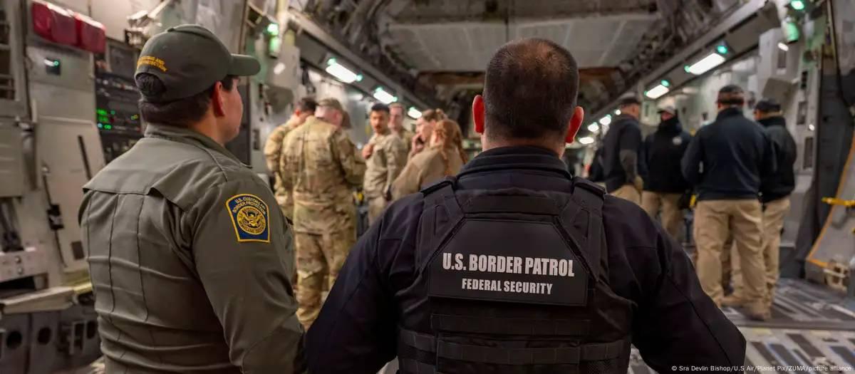 EUA enviam 1ᵒˢ voos com deportados para prisão de Guantánamo