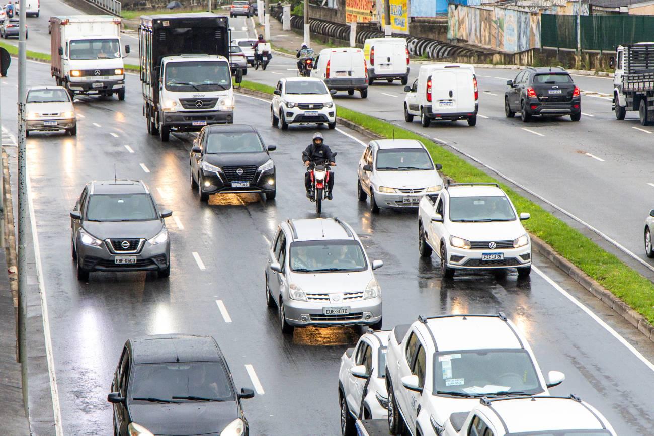 Faixa Azul para motos chega a São Bernardo: Av. Lions será a 1ª a ter novo sistema