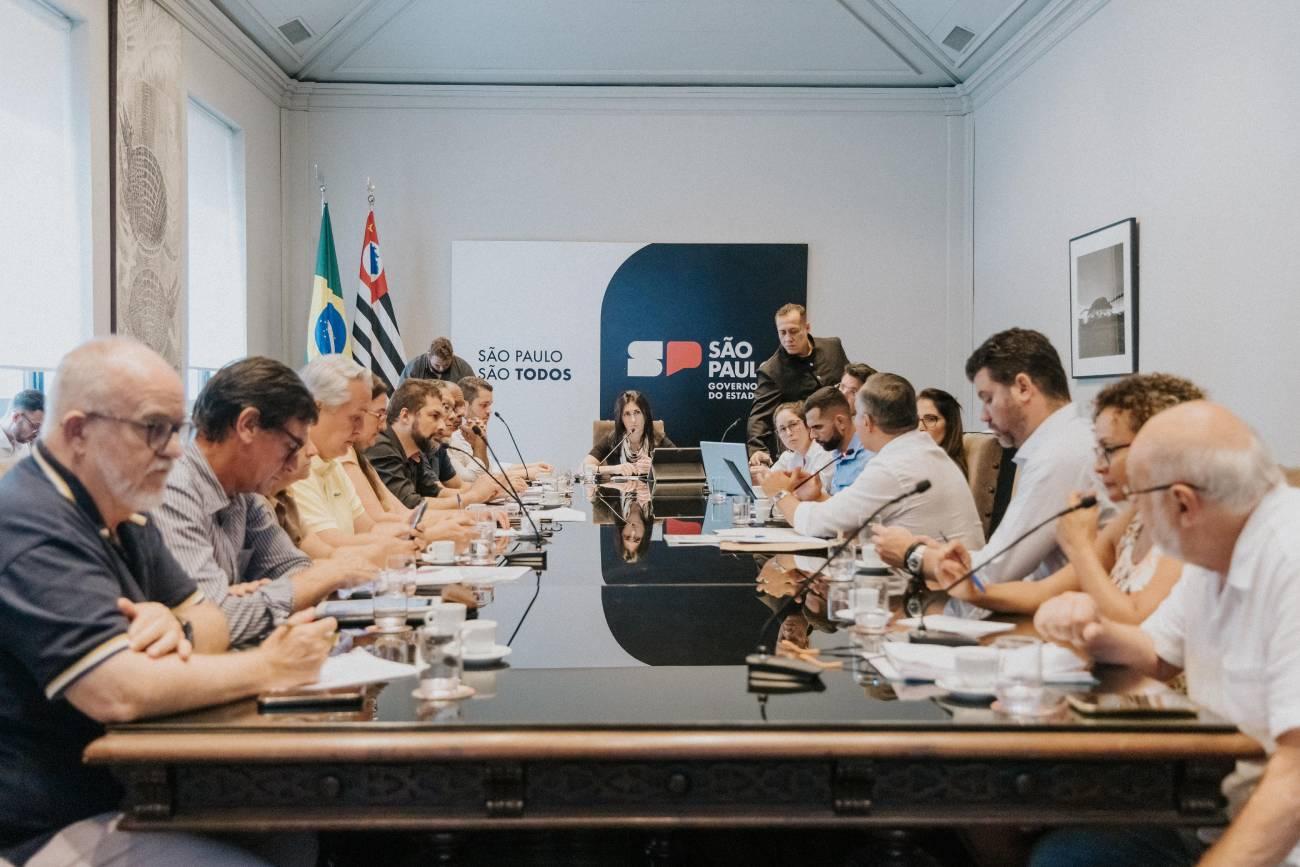 Prefeito Marcelo Lima discute investimentos do Estado para combater enchentes e aprimorar gestão de resíduos