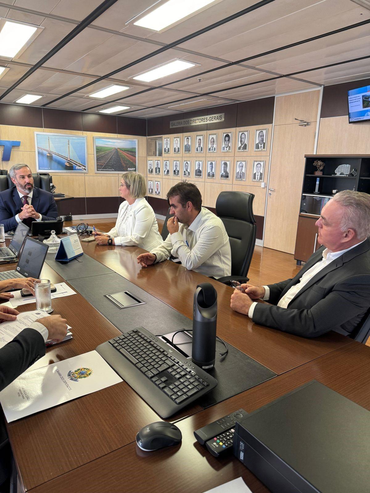 Prefeito Paulo Sérgio participa de reunião no Dnit em Brasília para debater sobre obras em travessias viárias no perímetro urbano de Uberlândia
