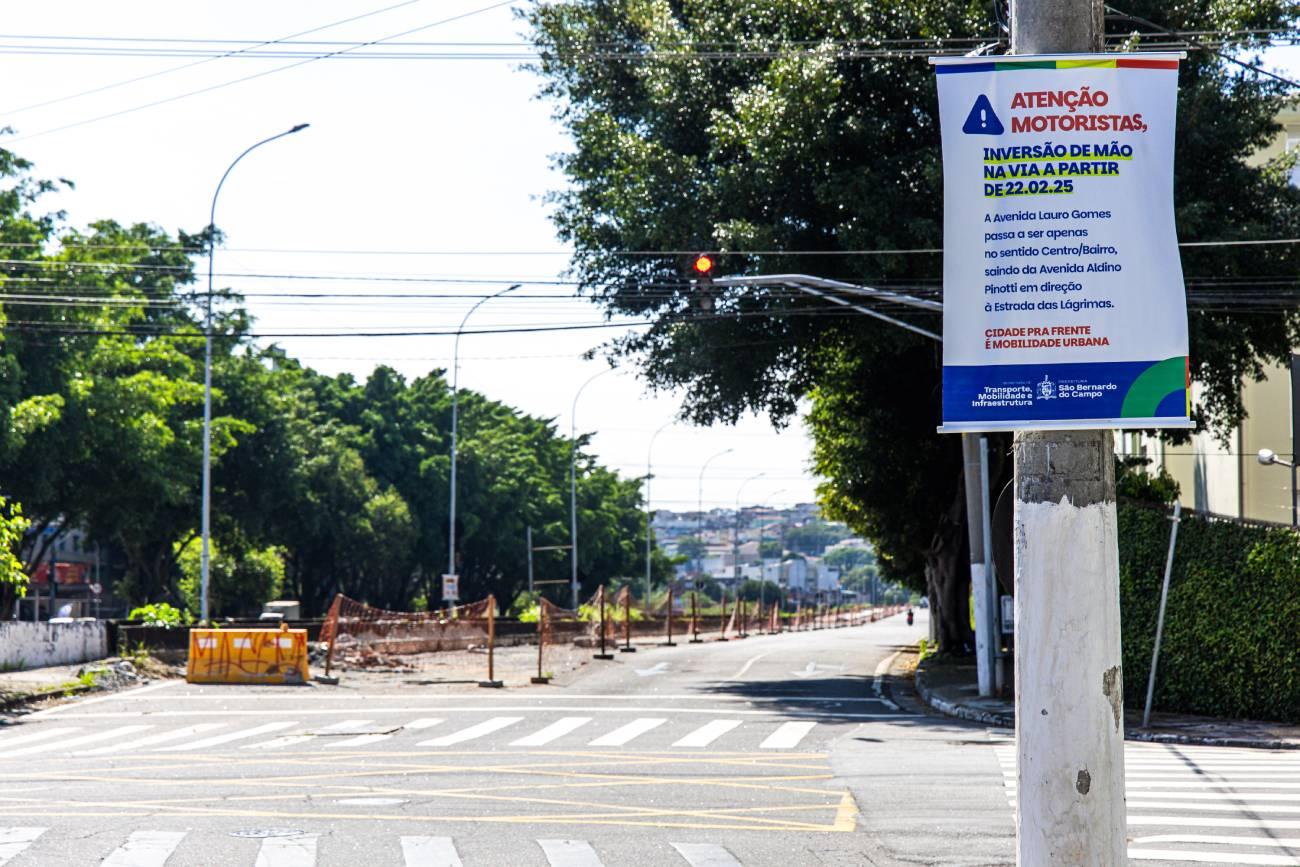 Prefeitura altera sentido da Av. Lauro Gomes para melhorar fluidez durante obras do BRT-ABC