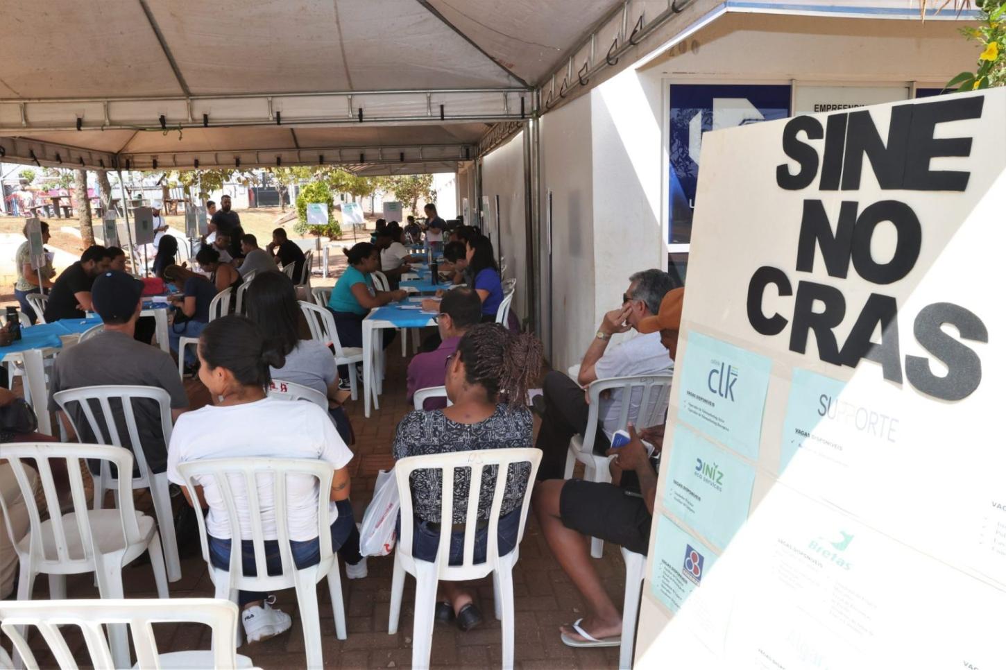 Prefeitura de Uberlândia viabiliza processo seletivo para rede de supermercados por meio da ação Sine no Cras